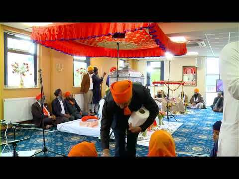 Video showing the Vaishaki Festival at the Sri Guru Gobind Singh Gurdwara Manchester, featuring the visit of the Sri Guru Granth Sahib.